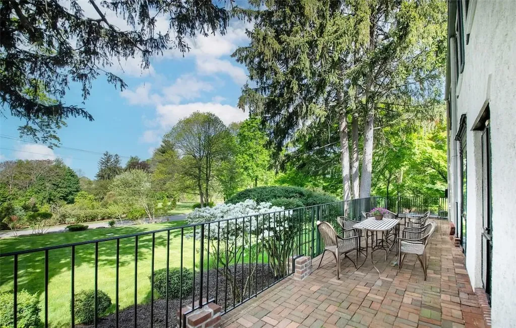 2 N Mountain Drive Dobbs Ferry NY 10522