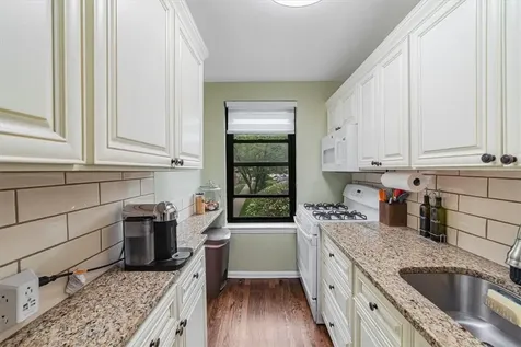 100 Richbell Road Mamaroneck NY 10543
