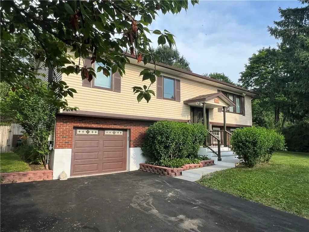 204 Valley View Drive Wallkill NY 12589
