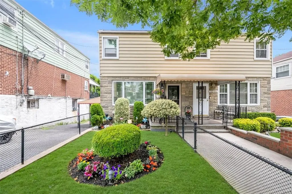 2570 Tiemann Avenue Bronx NY 10469