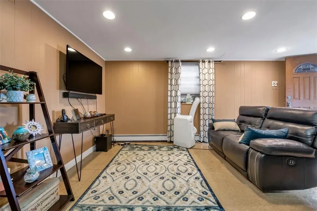2570 Tiemann Avenue Bronx NY 10469