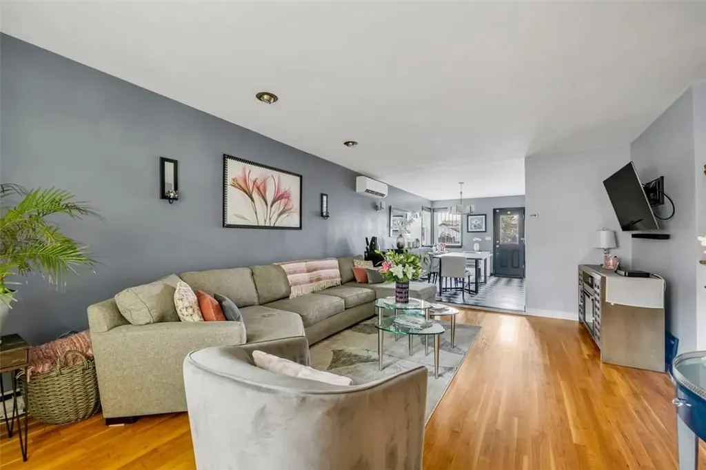 2570 Tiemann Avenue Bronx NY 10469