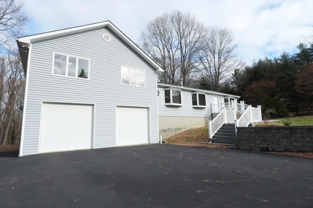 75 Indian Pass Stormville NY 12582