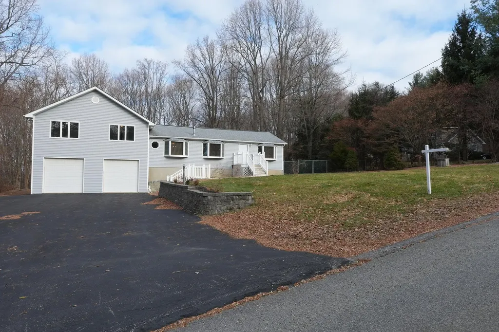 75 Indian Pass Stormville NY 12582