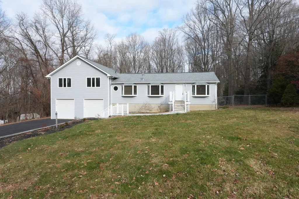 75 Indian Pass Stormville NY 12582