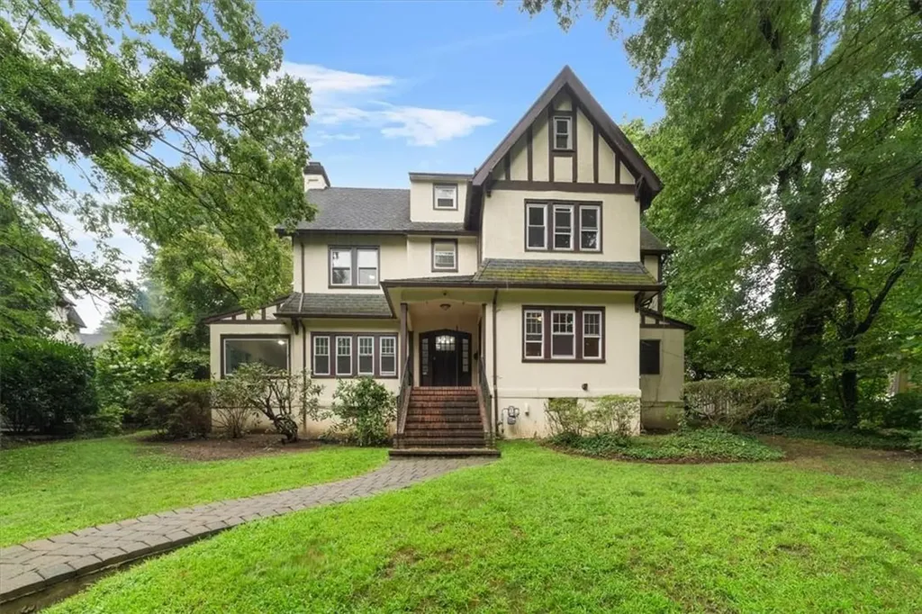 11 Brookside Circle Bronxville NY 10708