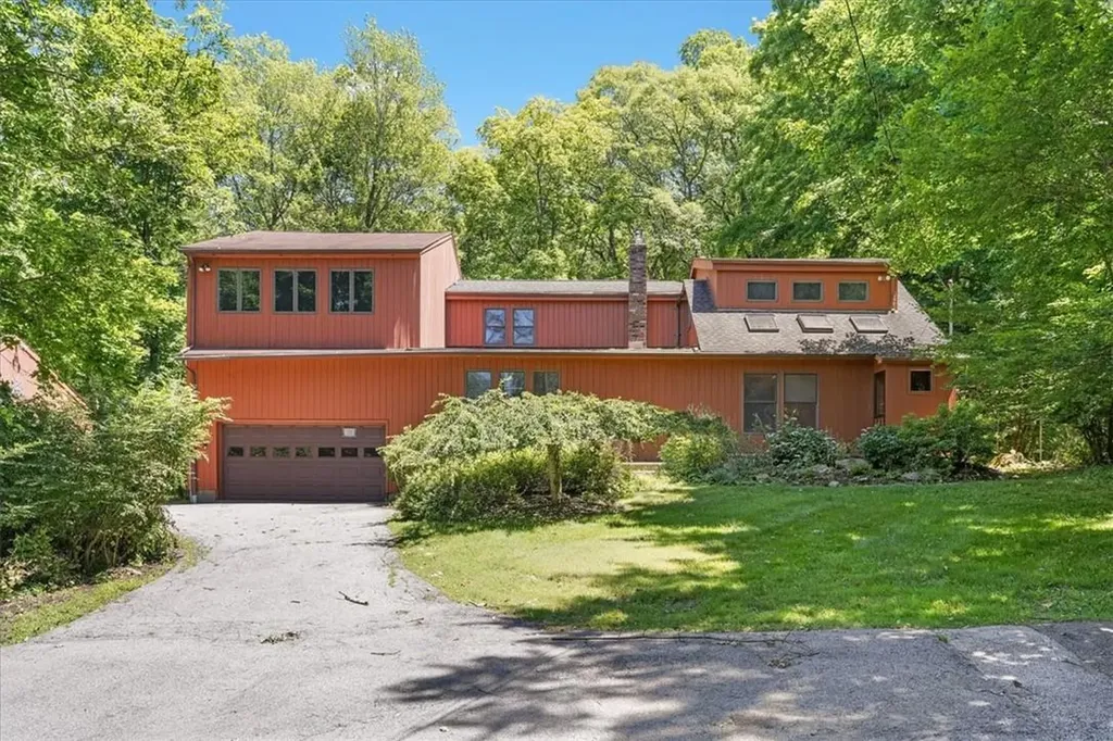 41 Osseo Park Road Monroe NY 10950