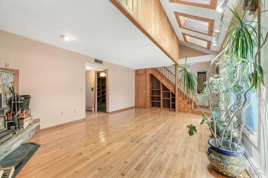 41 Osseo Park Road Monroe NY 10950
