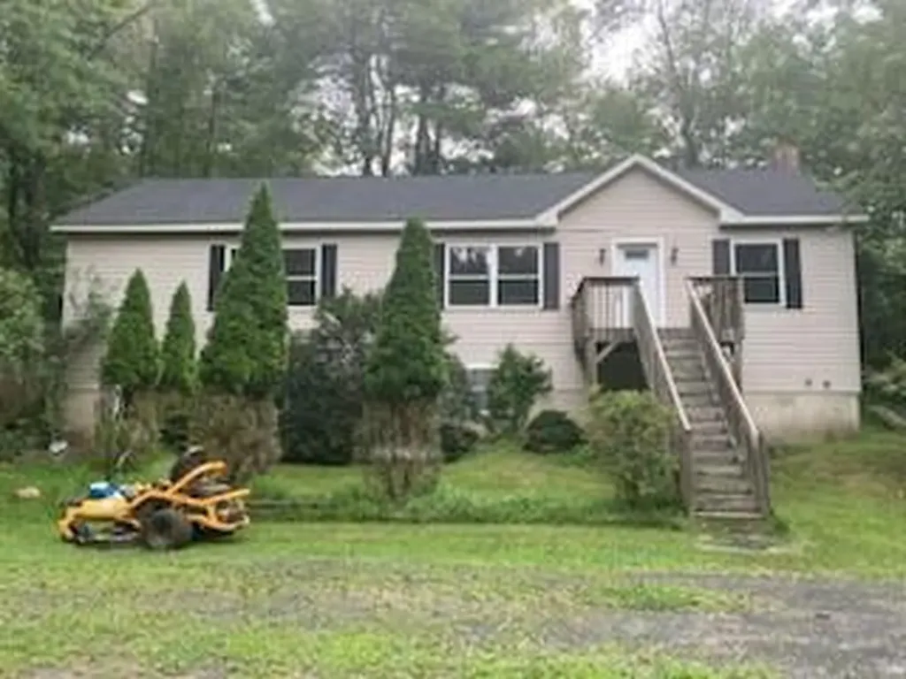 4 Station Road Godeffroy NY 12729