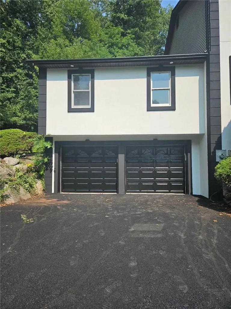 15 Nicole Way Spring Valley NY 10977
