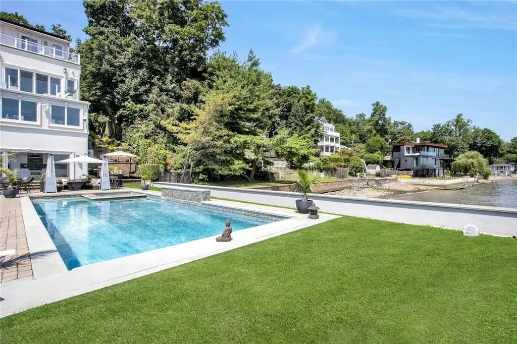 74 River Road Nyack NY 10960