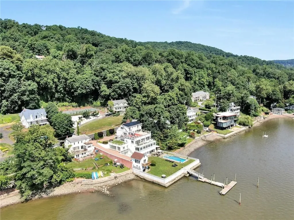 74 River Road Nyack NY 10960