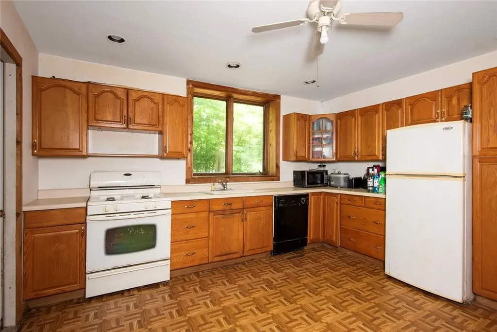 6 County Route 121 Callicoon NY 12723