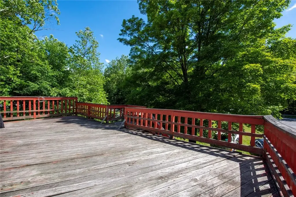 6 County Route 121 Callicoon NY 12723