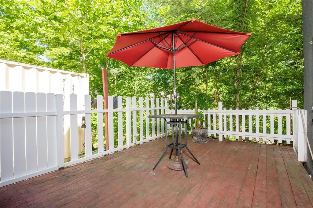 6 County Route 121 Callicoon NY 12723