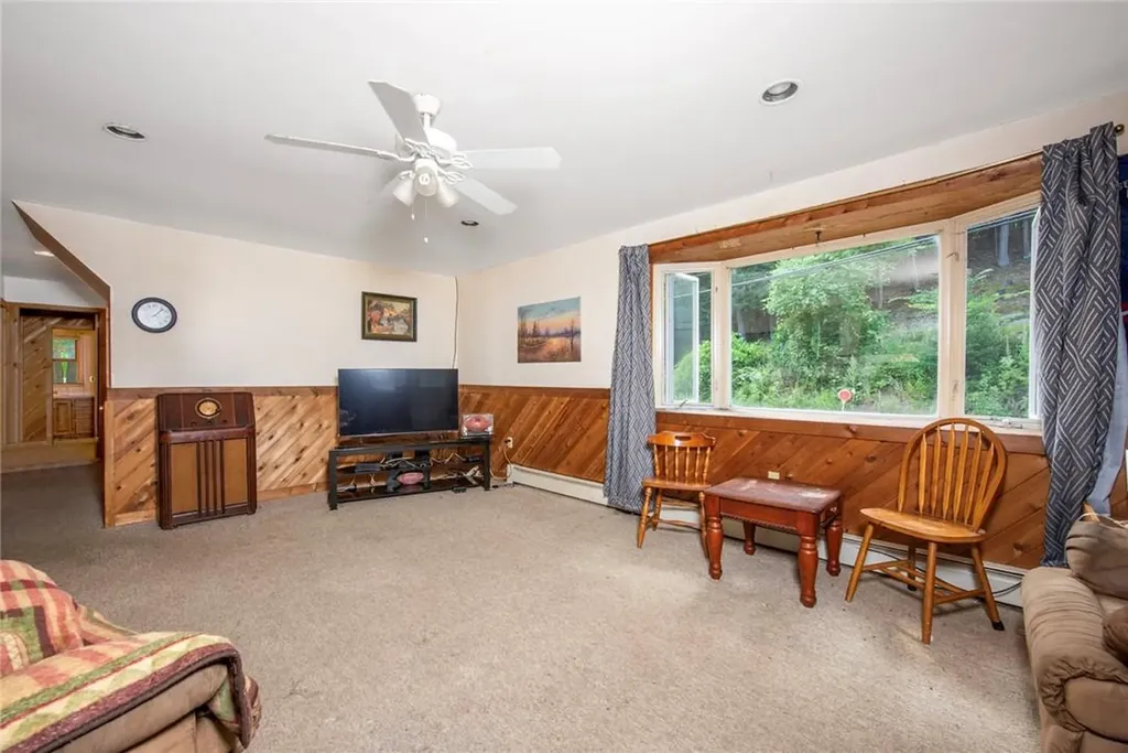 6 County Route 121 Callicoon NY 12723