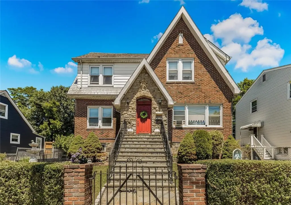 59 Bainton Street Yonkers NY 10704