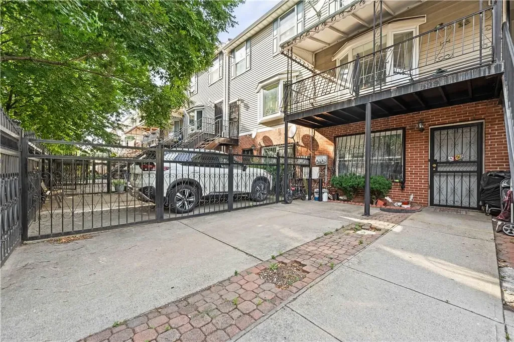 599 Beech Terrace Bronx NY 10454