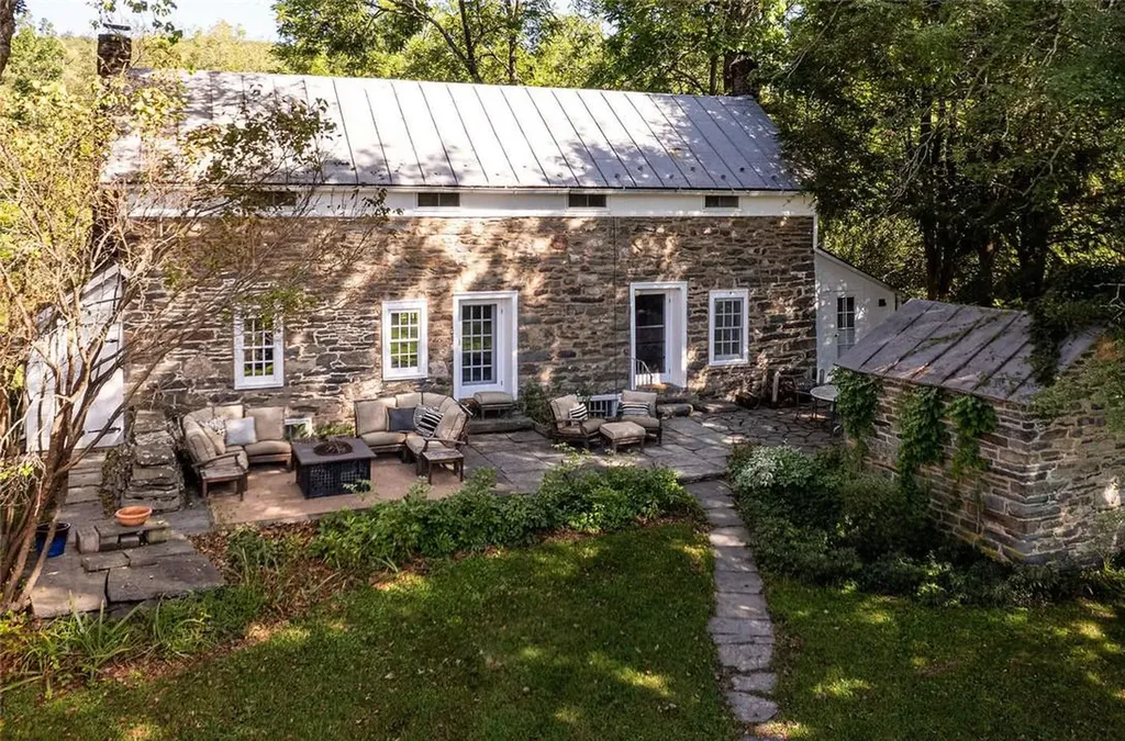 90 Upper Whitfield Road Accord NY 12404
