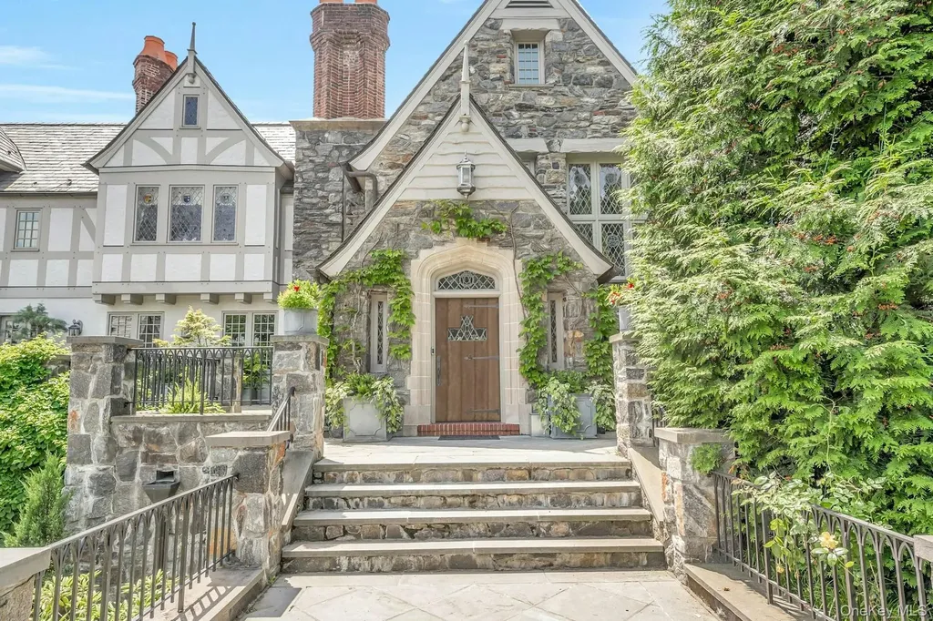 19 Park Drive S Rye NY 10580