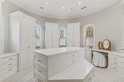 19 Park Drive S Rye NY 10580