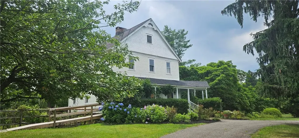 93 Burlingham Road Pine Bush NY 12566
