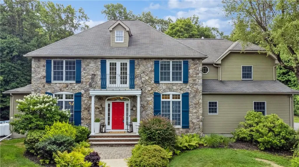 23 Stonehenge Road Warwick NY 10990