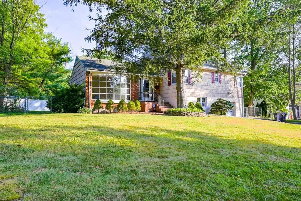 10 Barnwell Drive White Plains NY 10607