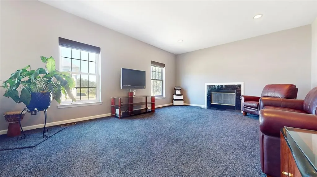 2044 Independence Drive New Windsor NY 12553