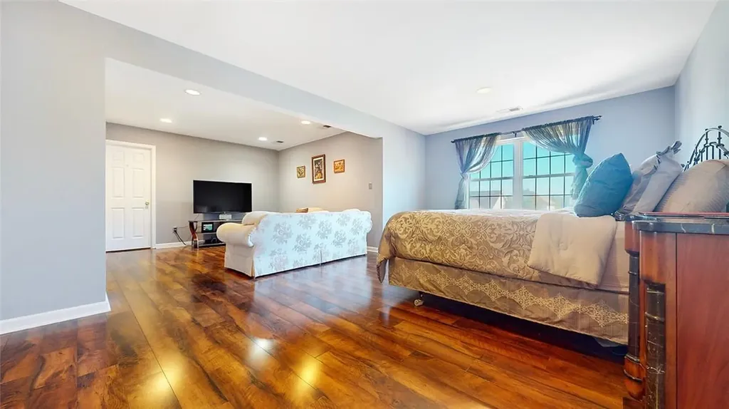 2044 Independence Drive New Windsor NY 12553