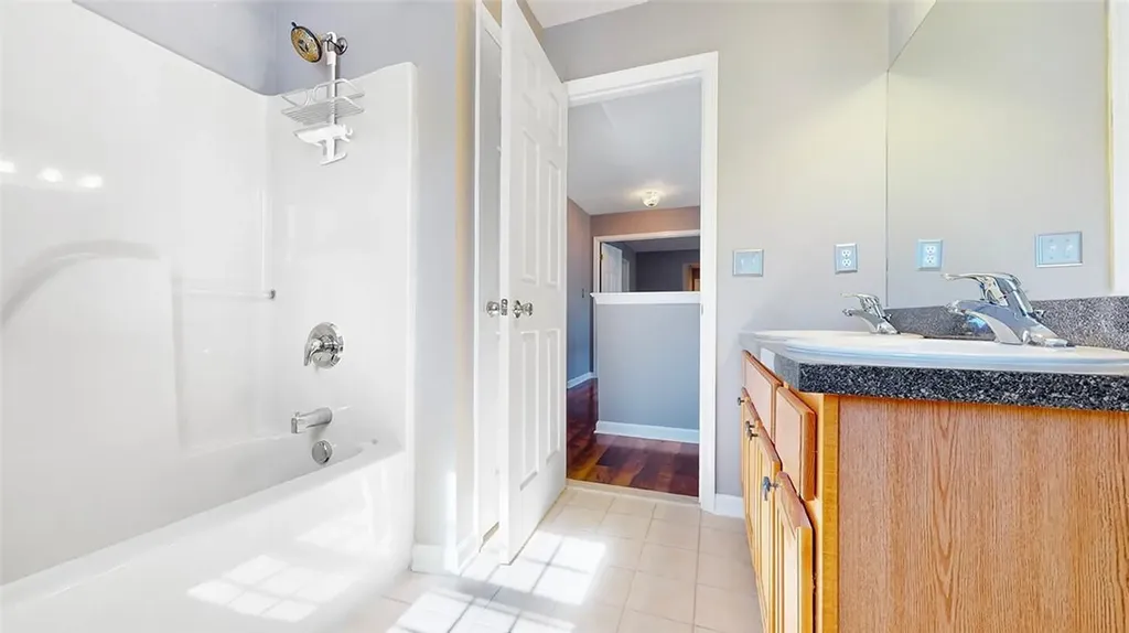 2044 Independence Drive New Windsor NY 12553