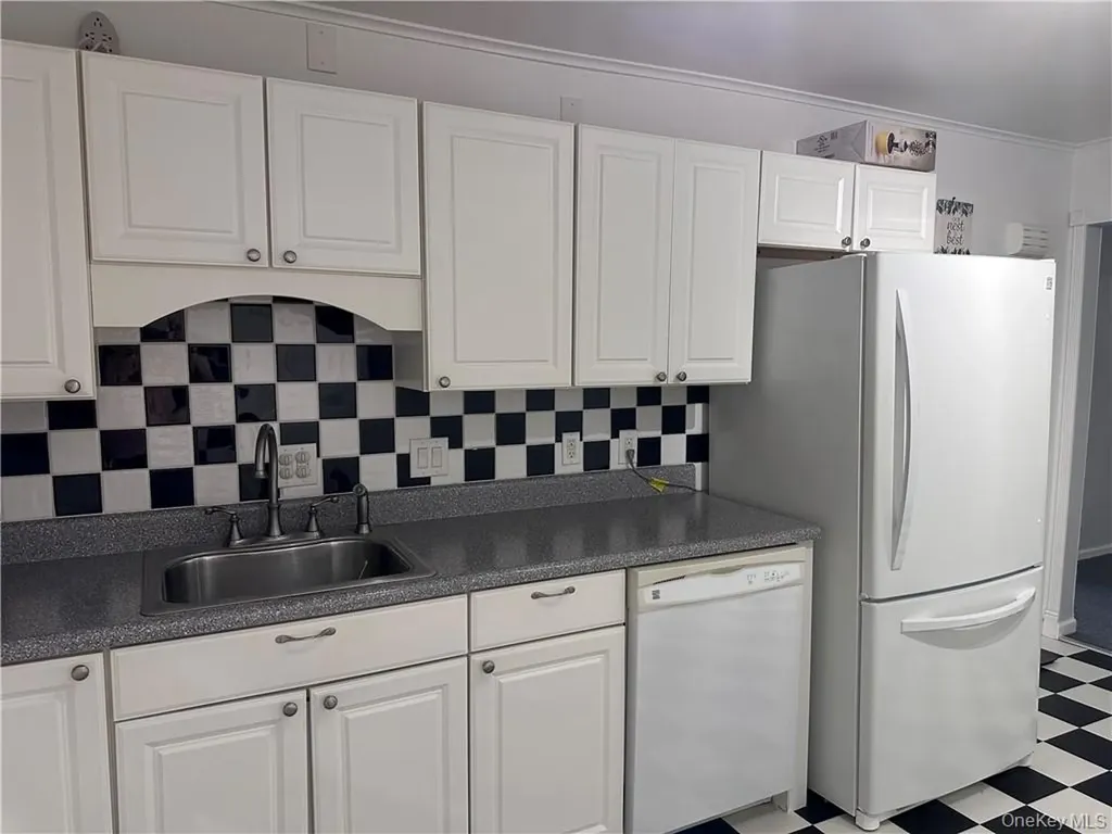 407 Old Mill Road Southfields NY 10975