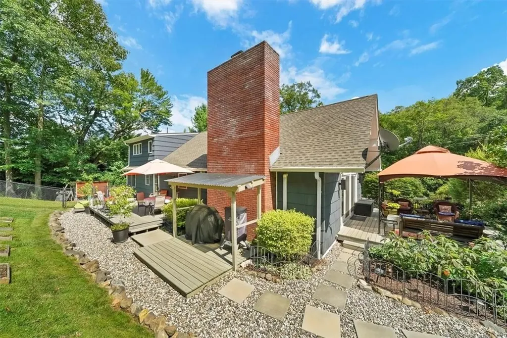 150 Lakes Road Monroe NY 10950