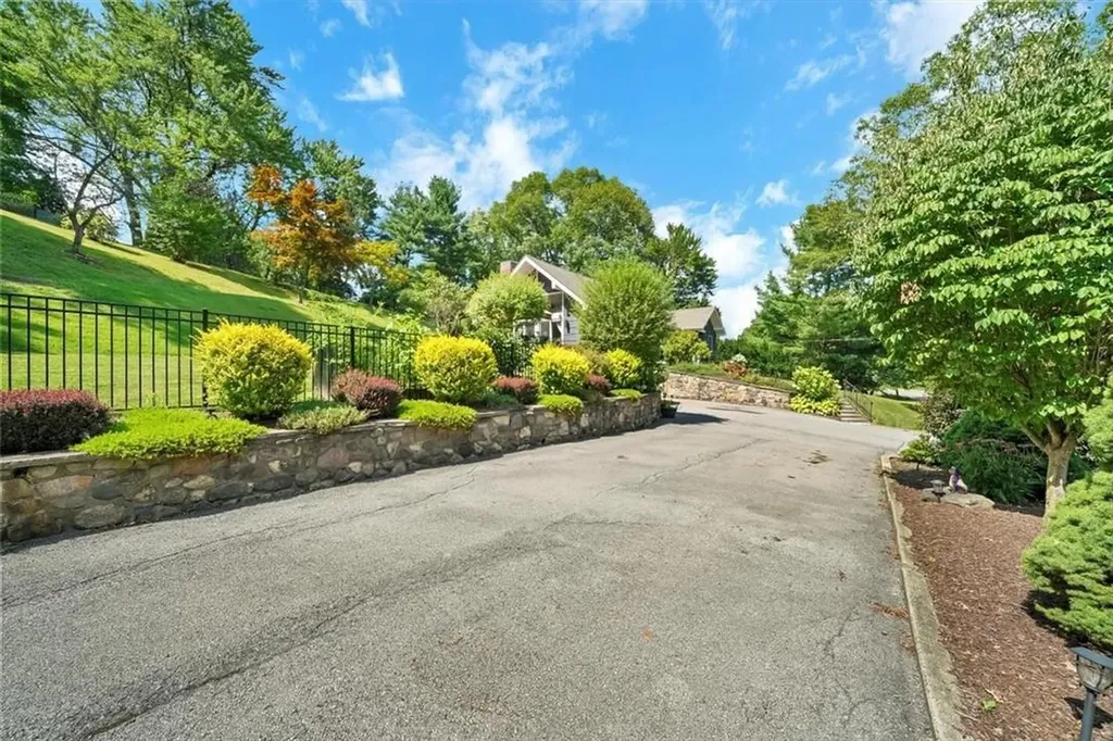 150 Lakes Road Monroe NY 10950