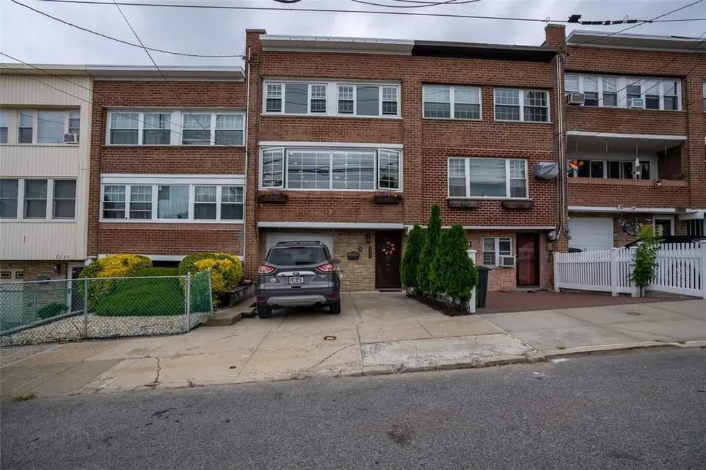 3237 Fairmount Avenue Bronx NY 10465