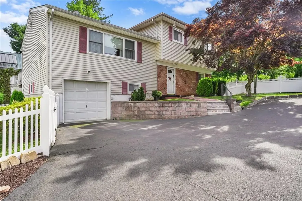 16 Francine Court White Plains NY 10607