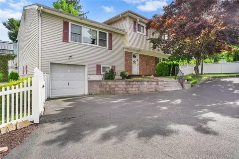 16 Francine Court White Plains NY 10607