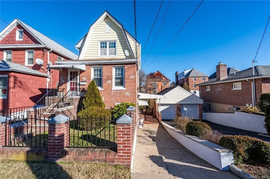 1532 Robertson Place Bronx NY 10465