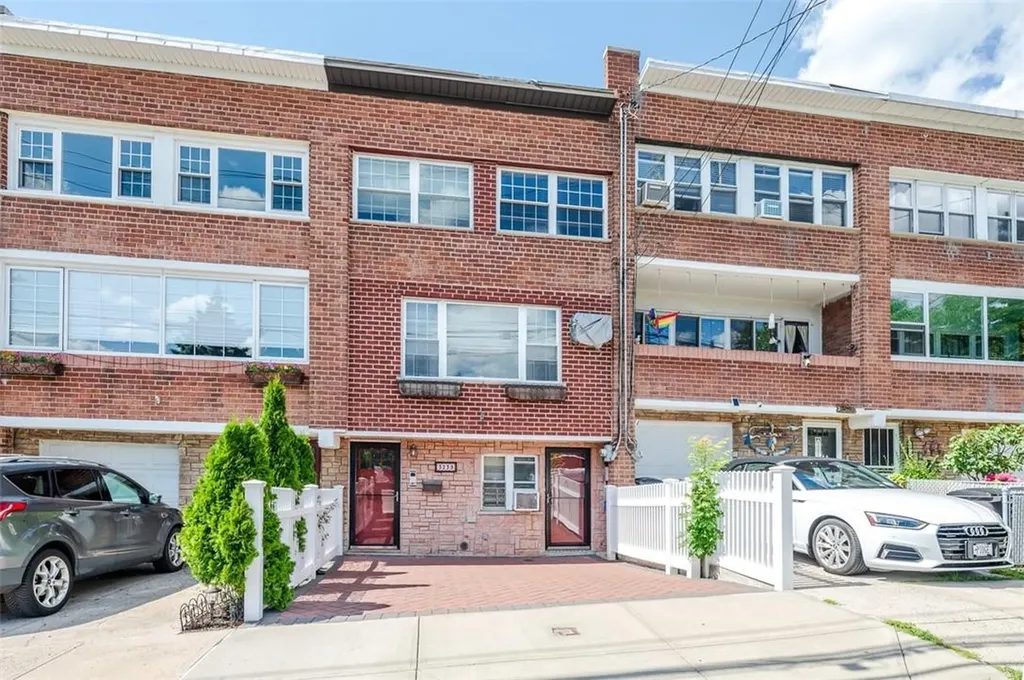 3239 Fairmount Avenue Bronx NY 10465