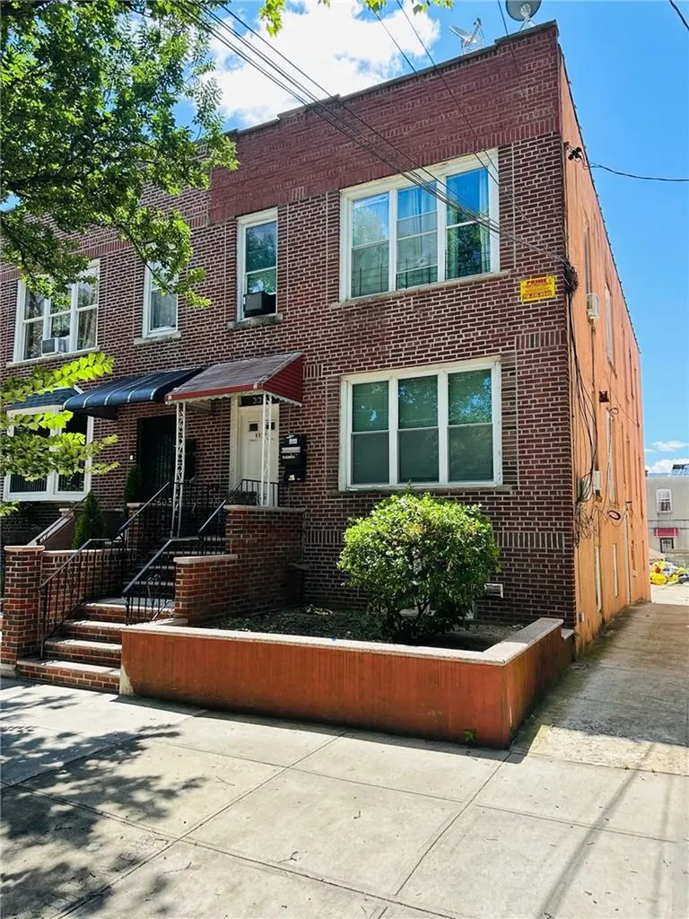 3307 Fish Avenue Bronx NY 10469