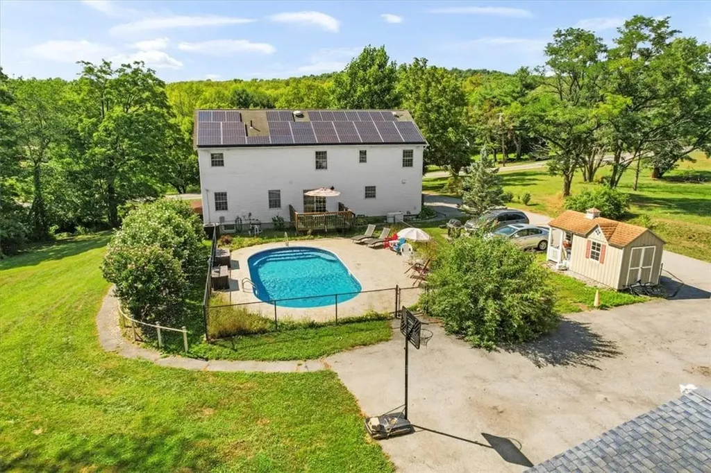 1136 County Route 12 New Hampton NY 10958