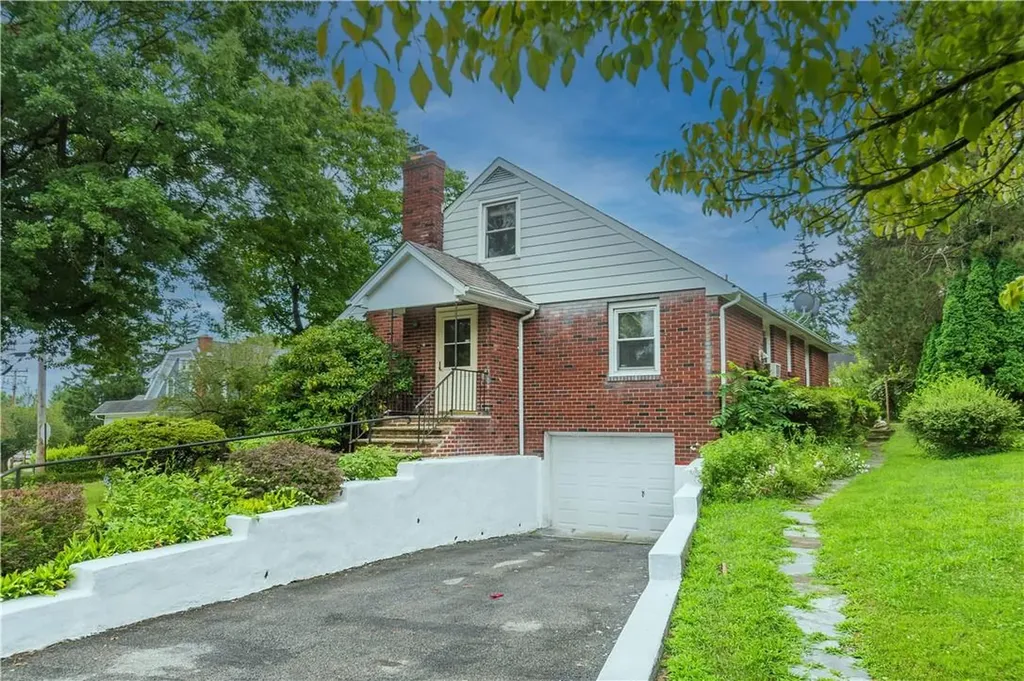 2 W College Avenue Poughkeepsie NY 12601