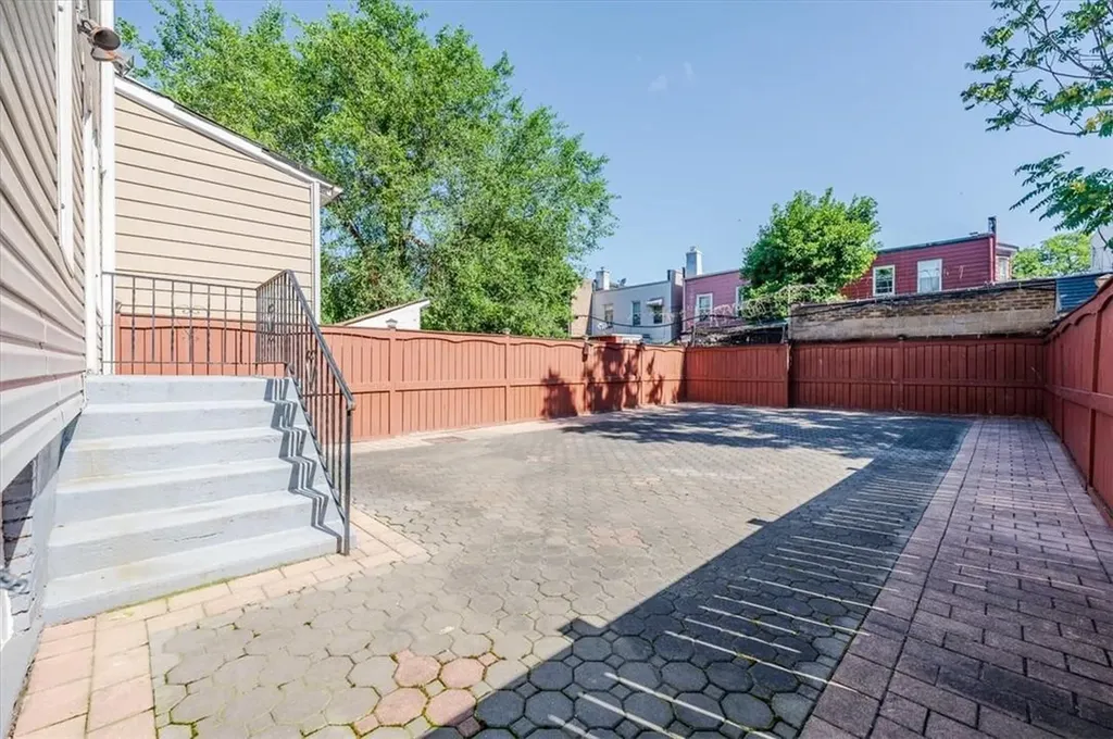 677 E 224th Street Bronx NY 10466