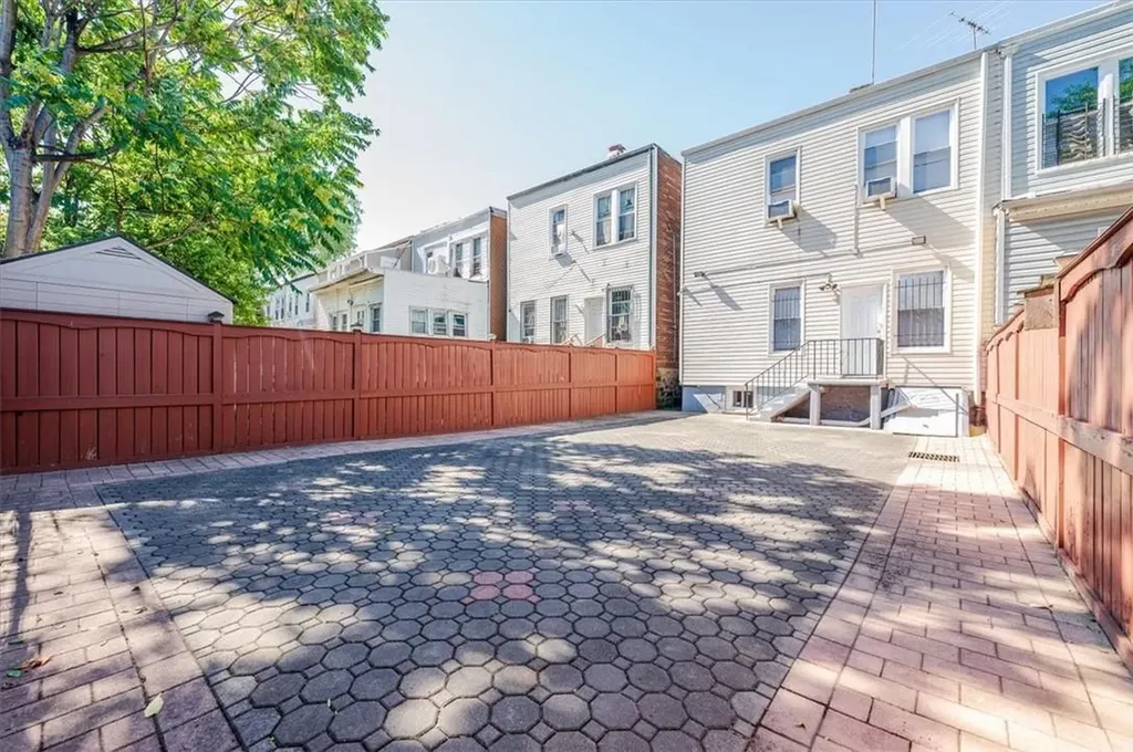 677 E 224th Street Bronx NY 10466
