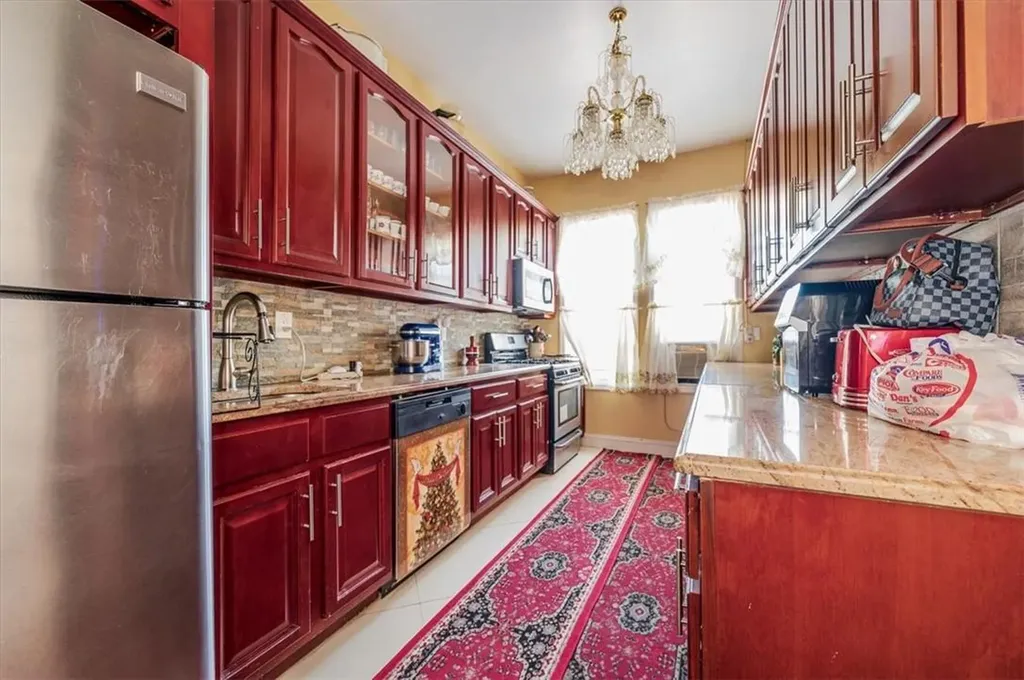 677 E 224th Street Bronx NY 10466