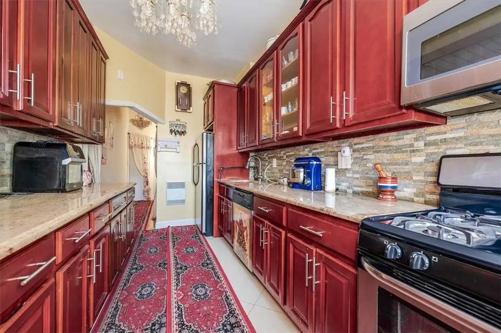 677 E 224th Street Bronx NY 10466