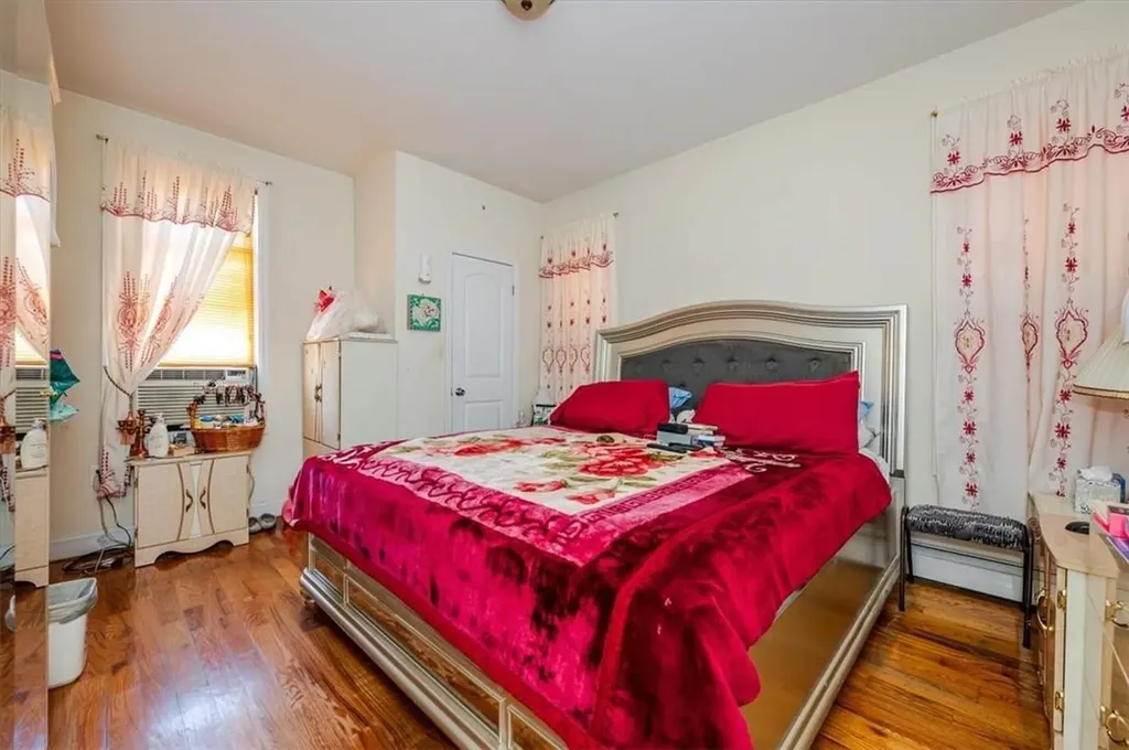 677 E 224th Street Bronx NY 10466