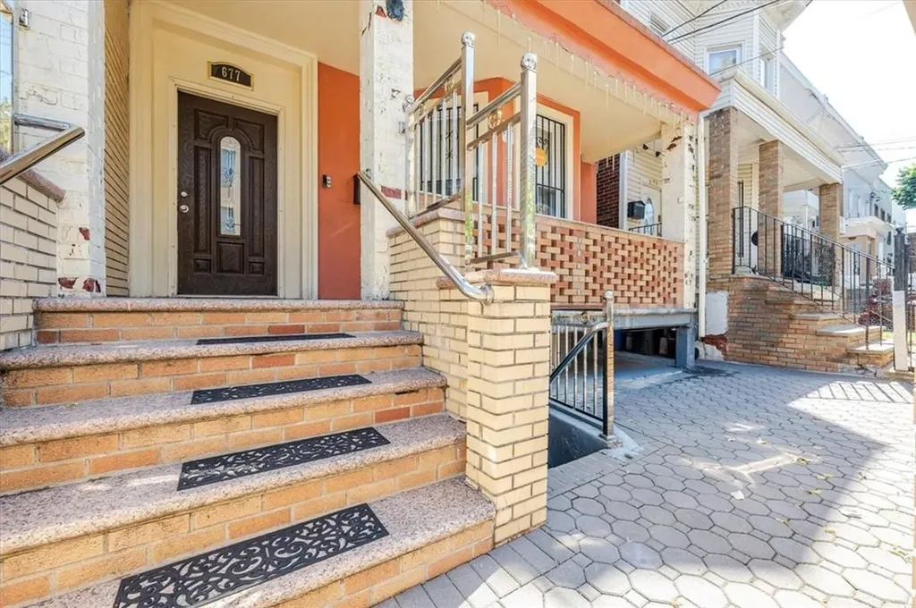 677 E 224th Street Bronx NY 10466