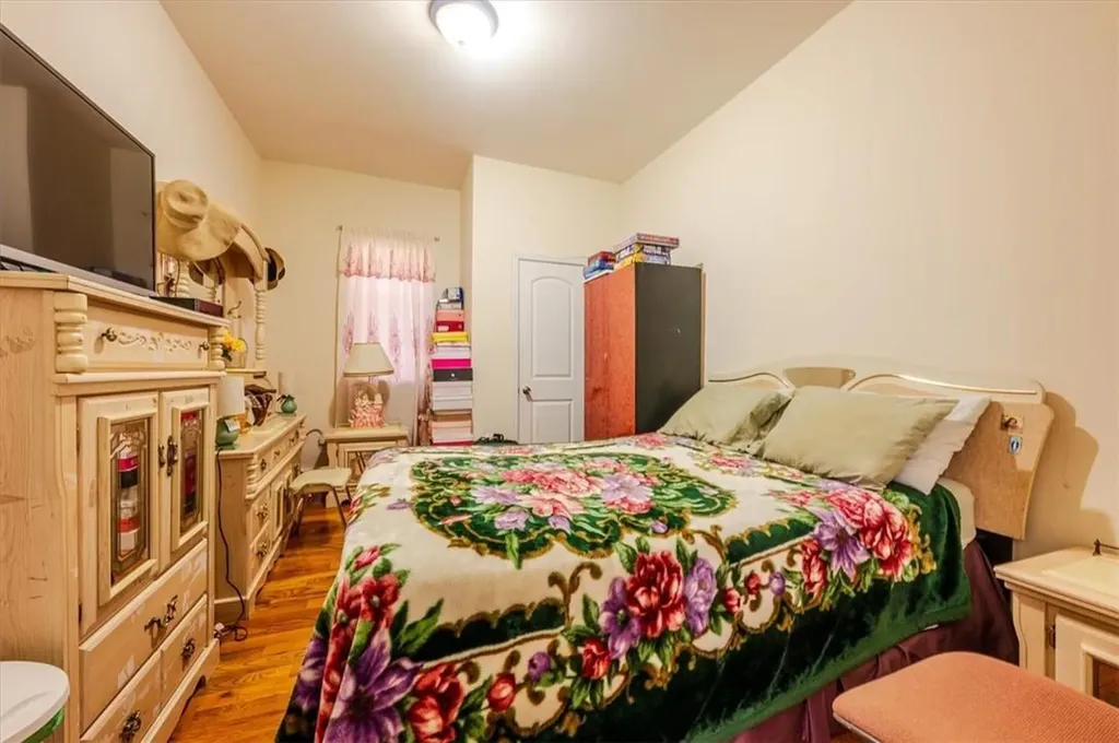 677 E 224th Street Bronx NY 10466