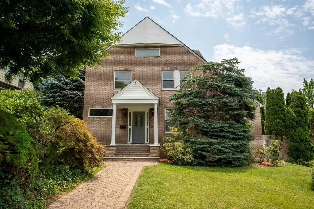 56 Poplar Place New Rochelle NY 10805
